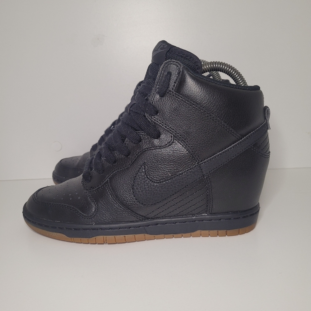 Nike Dunk Sky Hi Hidden Wedge Shoes Essential Black Gum Womens size 7 644877-014